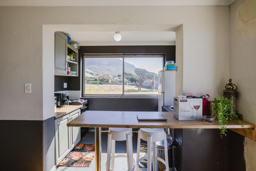 6 Bedroom Property for Sale in Vredehoek Western Cape